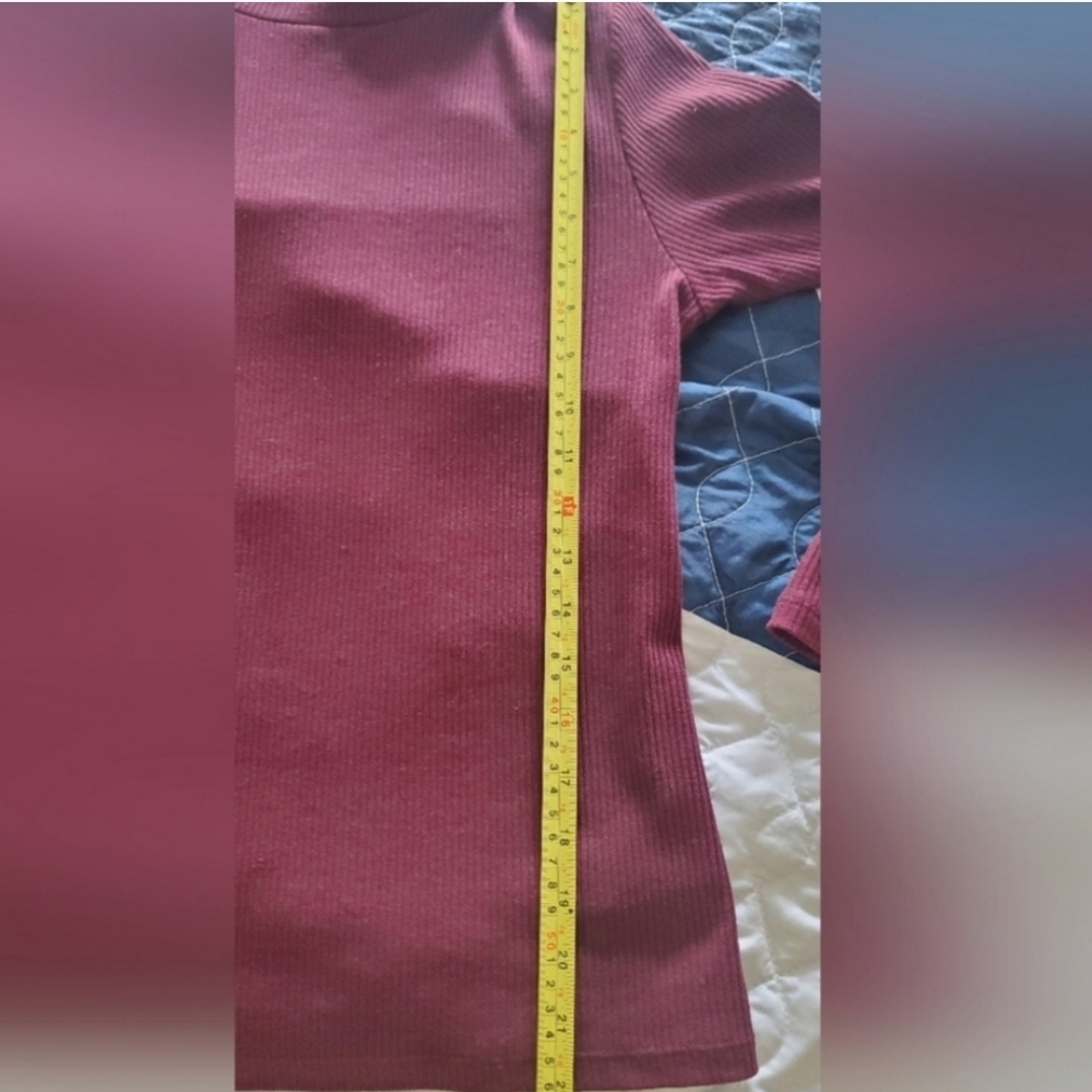 EUC Ribbed Turtleneck - Picture 7 of 11